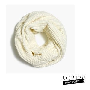 NWOT Ribbed Knit Infinity Scarf in Ivory